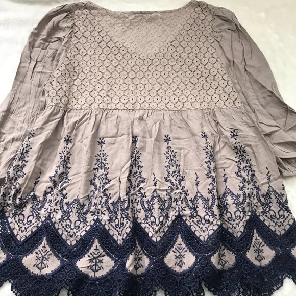 Altar'd State Embroidered Tunic Top Women's Medium 100% Rayon Lace Accents Blue - Picture 12 of 12
